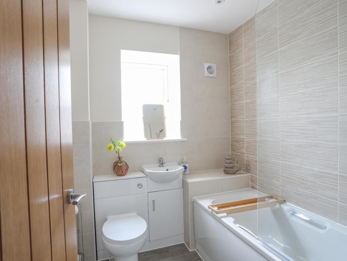 Swn Y Nant Villa Holyhead Eksteriør bilde
